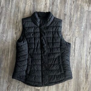 Gap Women's Black large Quilted Vest
